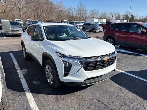 2025 Chevrolet Trax LS