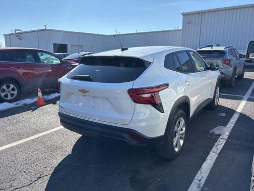 2025 Chevrolet Trax LS