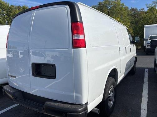 2025 Chevrolet Express 2500 RWD 2500 Regular Wheelbase WT
