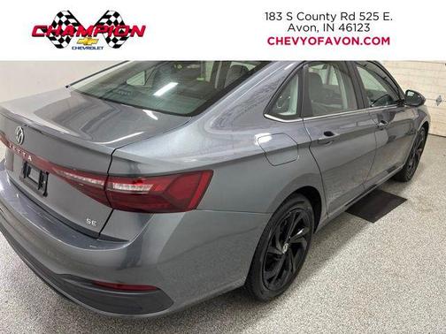 Platinum Gray Metallic 2025 Volkswagen Jetta 1.5T SE