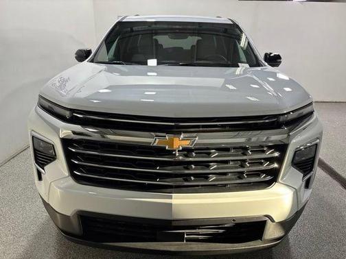Polar White Tricoat 2026 Chevrolet Traverse LT