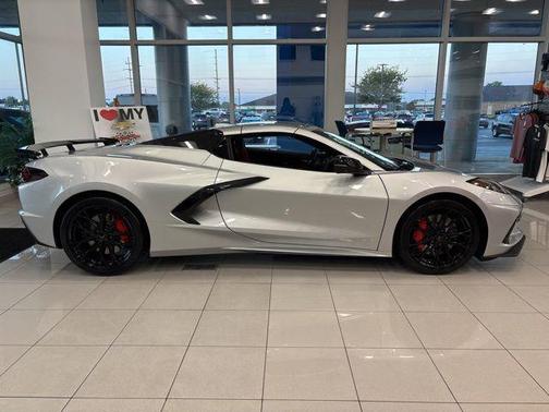 2026 Chevrolet Corvette Stingray w/2LT