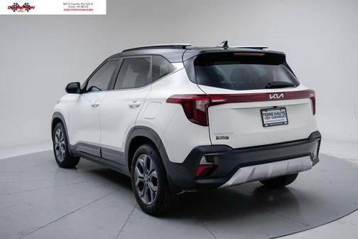 Clear White/Black Roof 2024 Kia Seltos S