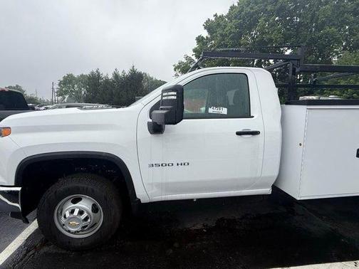 2025 Chevrolet Silverado 3500 WT