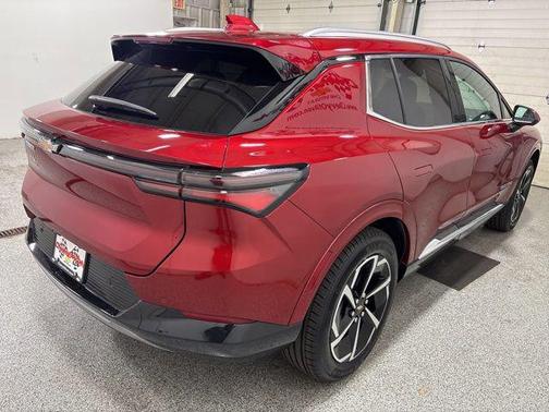 Radiant Red Tintcoat 2025 Chevrolet Equinox EV LT