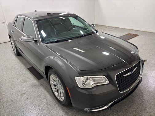 2017 Chrysler 300 Limited