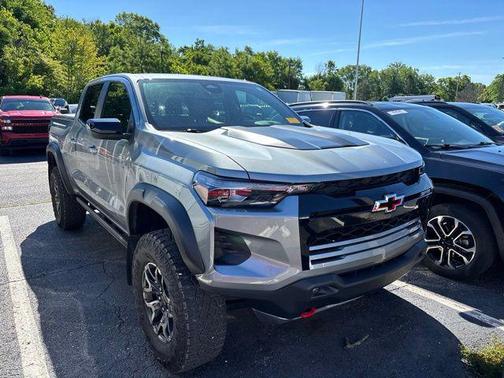 Sterling Gray Metallic 2024 Chevrolet Colorado ZR2