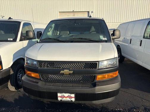 2025 Chevrolet Express 2500 RWD 2500 Regular Wheelbase WT