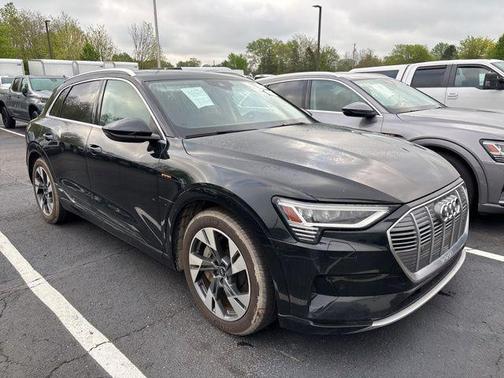 2021 Audi e-tron Premium