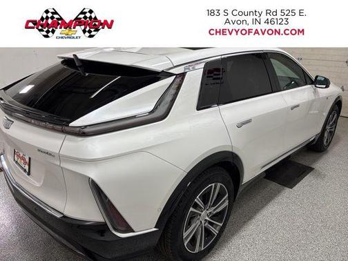 Crystal White Tricoat 2024 Cadillac LYRIQ Luxury