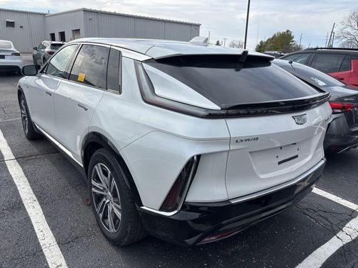 Crystal White Tricoat 2024 Cadillac LYRIQ Luxury