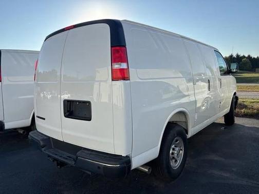 2025 Chevrolet Express 2500 RWD 2500 Regular Wheelbase WT