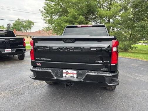 2025 Chevrolet Silverado 1500 Custom