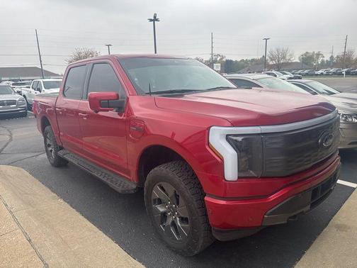 2022 Ford F-150 Lightning LARIAT