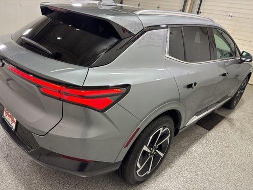 2025 Chevrolet Equinox EV LT