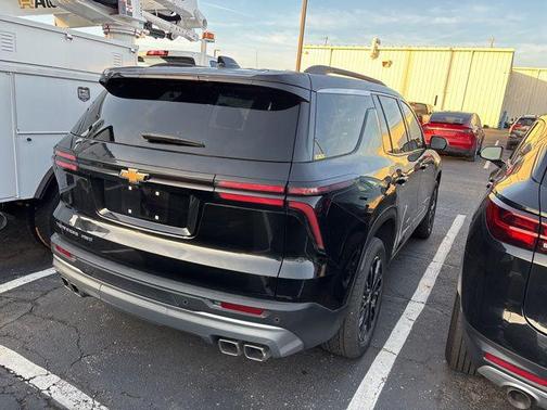 Mosaic Black Metallic 2025 Chevrolet Traverse LT