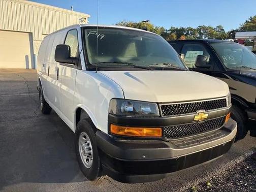 2025 Chevrolet Express 2500 RWD 2500 Regular Wheelbase WT