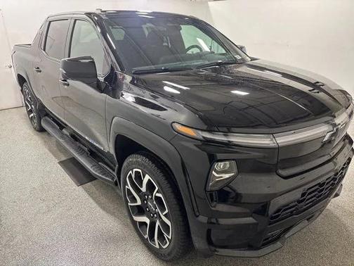 2025 Chevrolet Silverado EV RST