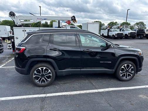 Diamond Black Crystal Pearlcoat 2023 Jeep Compass Limited