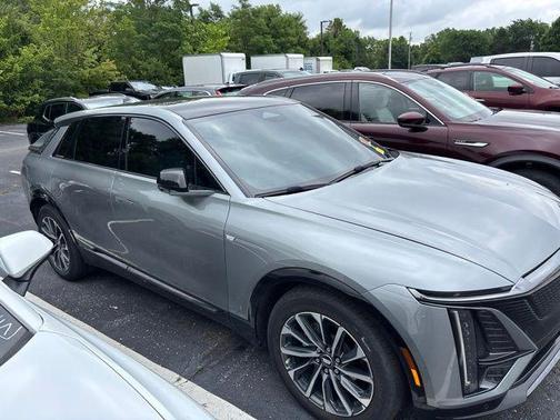Argent Silver Metallic 2024 Cadillac LYRIQ Sport