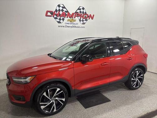 2021 Volvo XC40 T5 R-Design