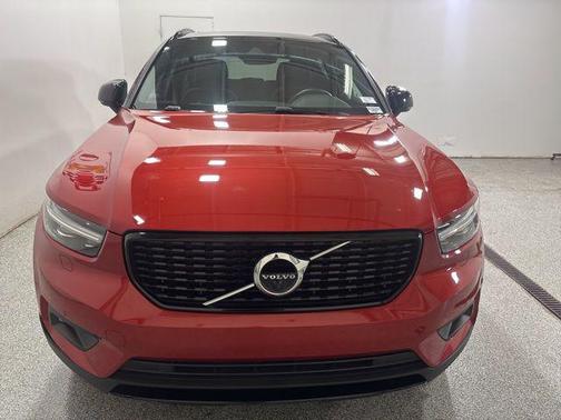 2021 Volvo XC40 T5 R-Design