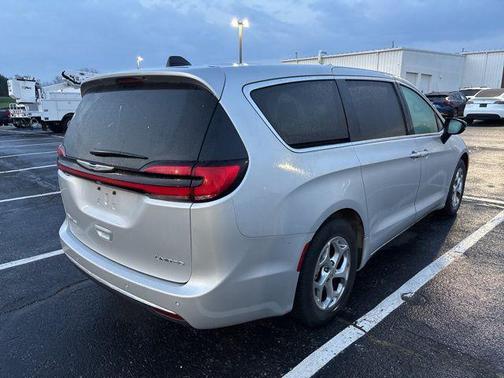 Silver Mist Clearcoat 2024 Chrysler Pacifica Limited