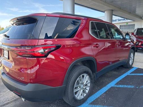 Radiant Red Tintcoat 2023 Chevrolet Traverse LT Cloth