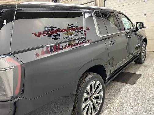 2025 Chevrolet Suburban 4WD High Country