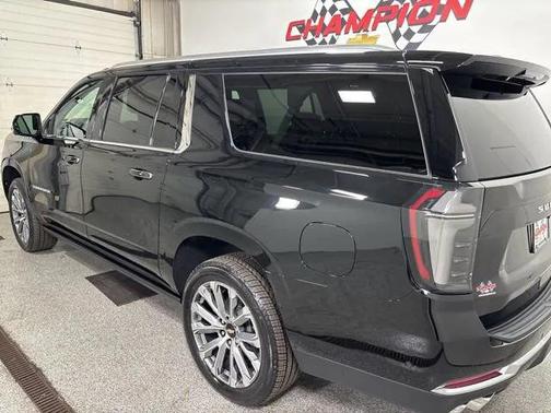 2025 Chevrolet Suburban 4WD High Country