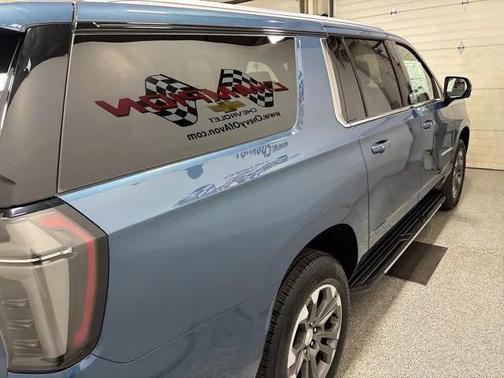 2025 Chevrolet Suburban LT