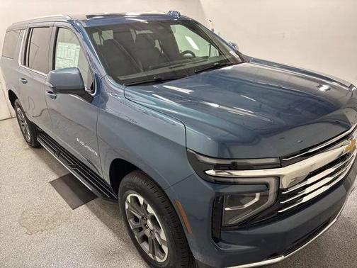 2025 Chevrolet Suburban LT