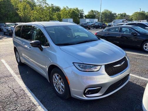 Silver Mist Clearcoat 2024 Chrysler Pacifica Touring L