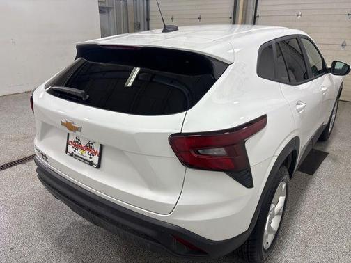 2025 Chevrolet Trax LS