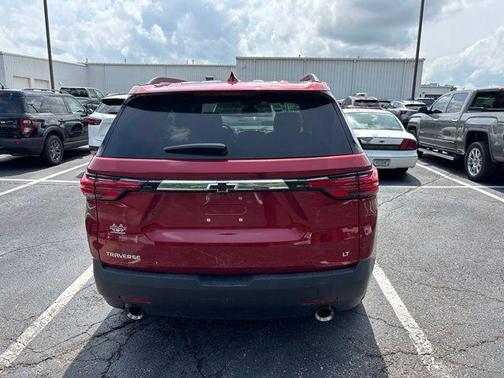 Radiant Red Tintcoat 2023 Chevrolet Traverse LT Cloth