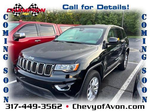 Diamond Black Crystal Pearlcoat 2022 Jeep Grand Cherokee Laredo