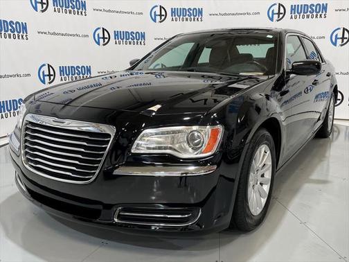 Photo 2 of 31 of 2013 Chrysler 300 S
