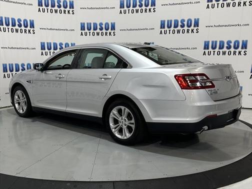 2017 Ford Taurus SE