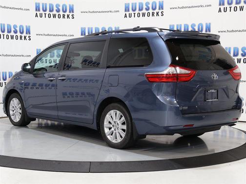 2016 Toyota Sienna XLE
