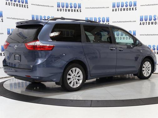 2016 Toyota Sienna XLE