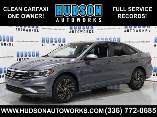 Platinum Gray Metallic 2019 Volkswagen Jetta 1.4T SEL Premium