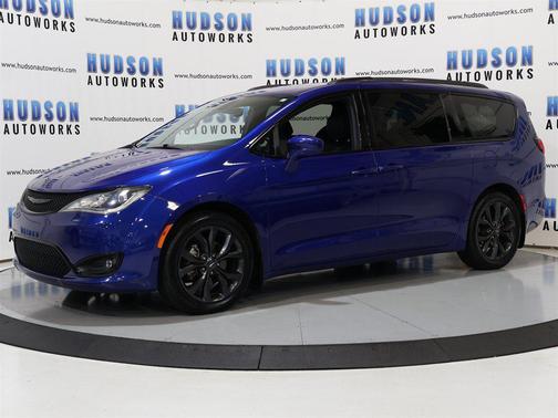 2020 Chrysler Pacifica Touring L