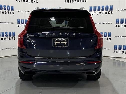 2016 Volvo XC90 T6 Momentum