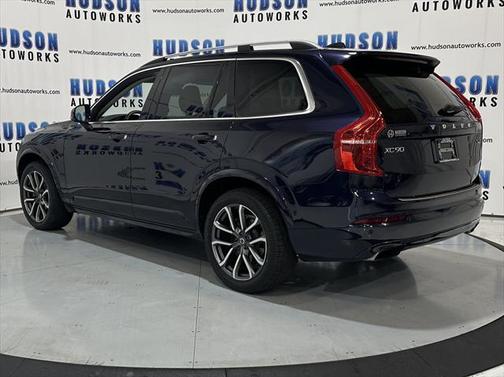 2016 Volvo XC90 T6 Momentum