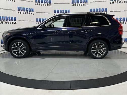 2016 Volvo XC90 T6 Momentum