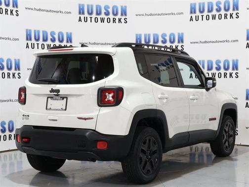 Alpine White 2018 Jeep Renegade Trailhawk