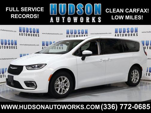 2023 Chrysler Pacifica Touring L