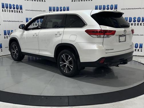2019 Toyota Highlander LE I4