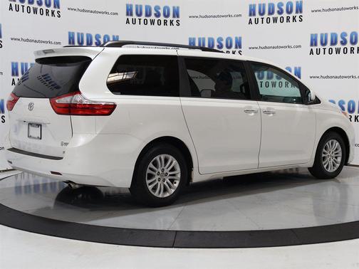 2015 Toyota Sienna XLE