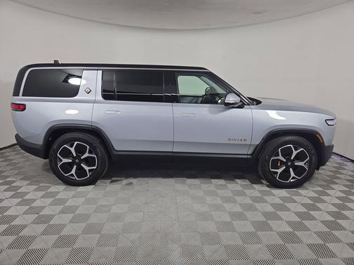 2023 Rivian R1S Adventure